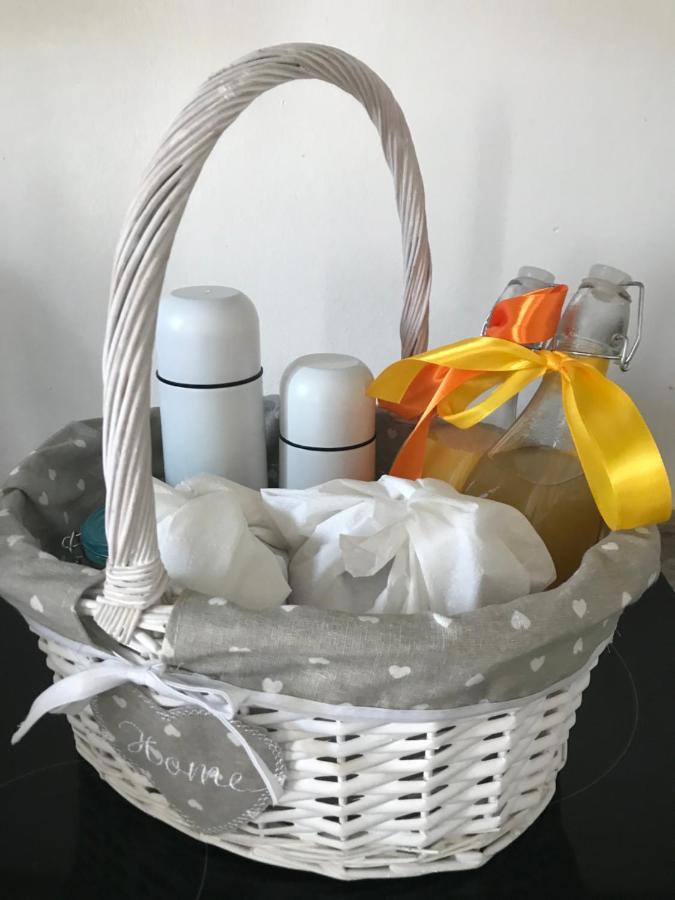 Il Leone Bianco Affittacamere 阿尔本加 外观 照片